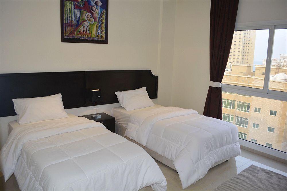 Leaders Plaza Apartments Koweït Extérieur photo