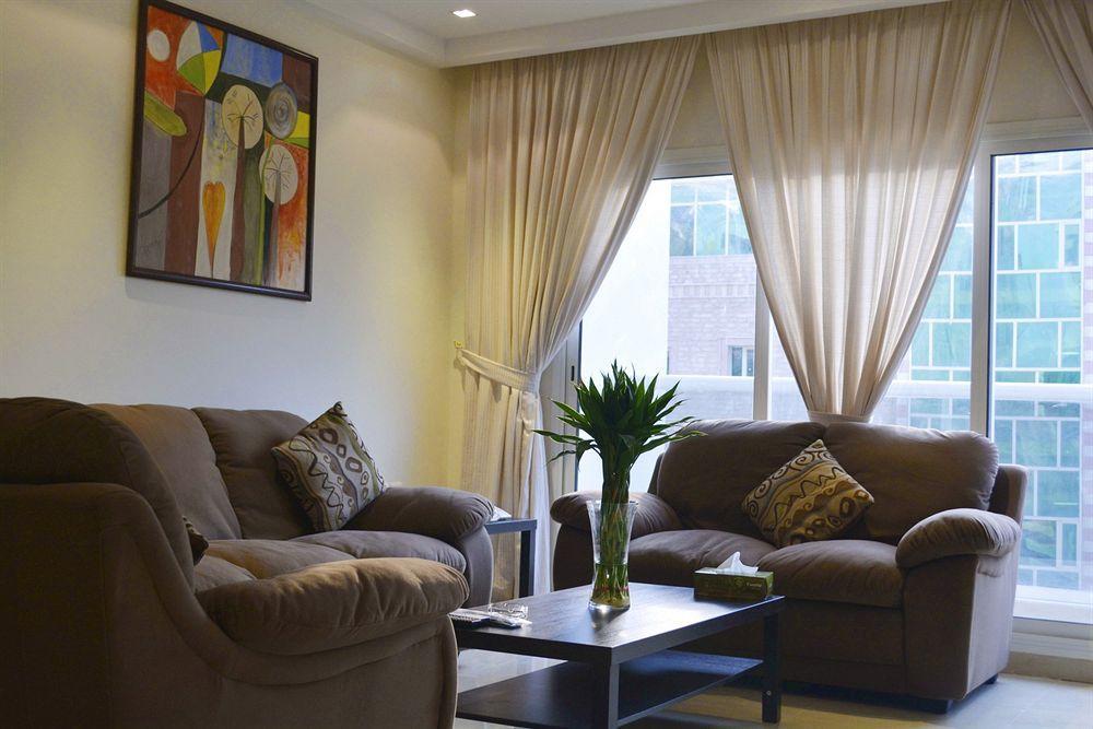 Leaders Plaza Apartments Koweït Extérieur photo