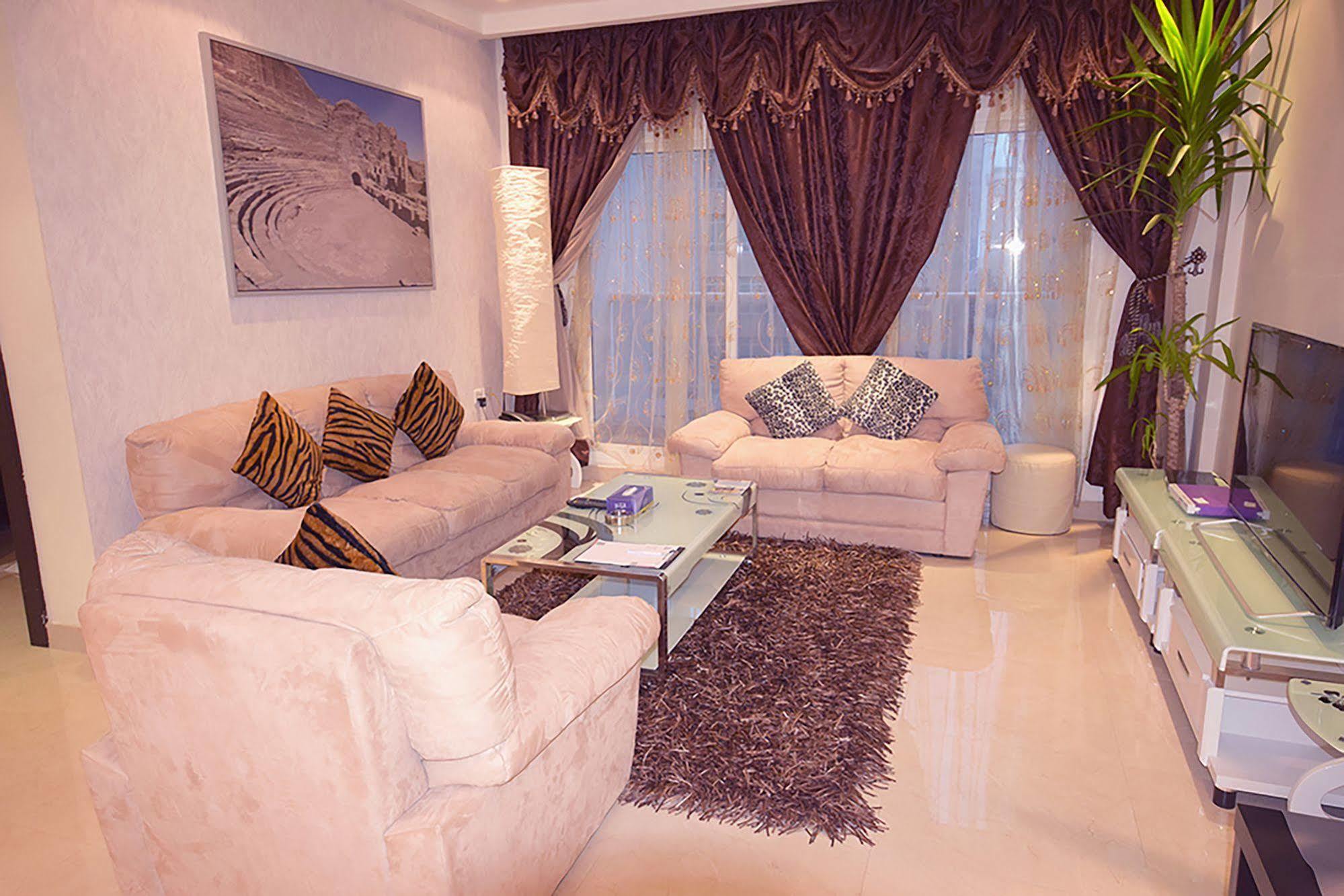 Leaders Plaza Apartments Koweït Extérieur photo