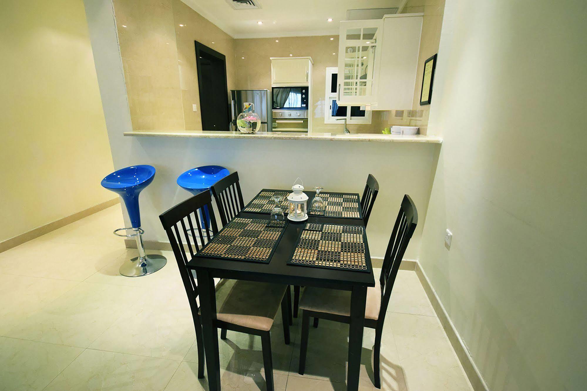 Leaders Plaza Apartments Koweït Extérieur photo