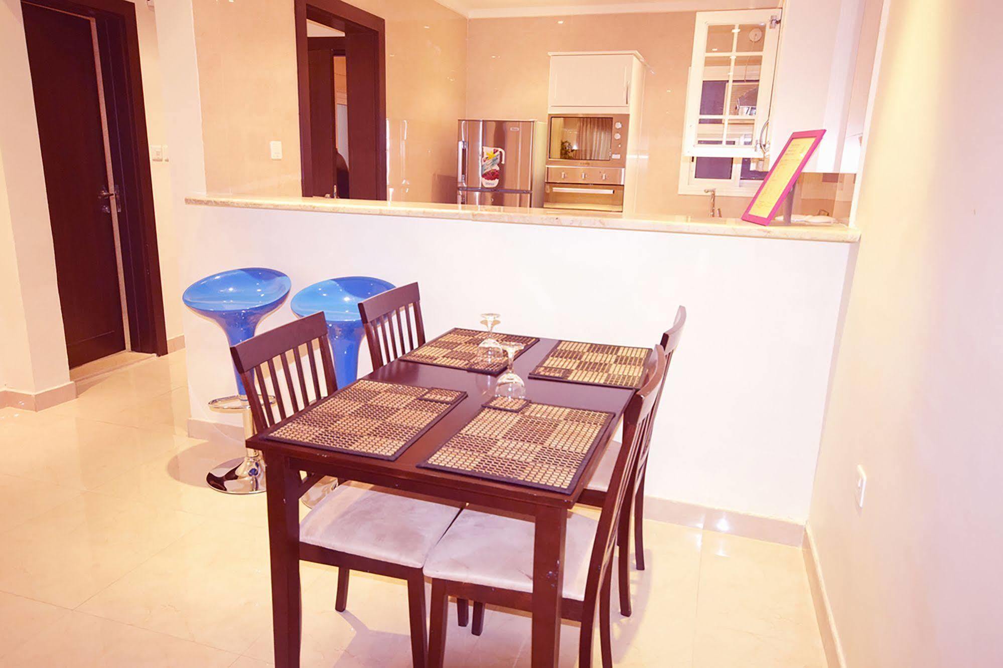Leaders Plaza Apartments Koweït Extérieur photo