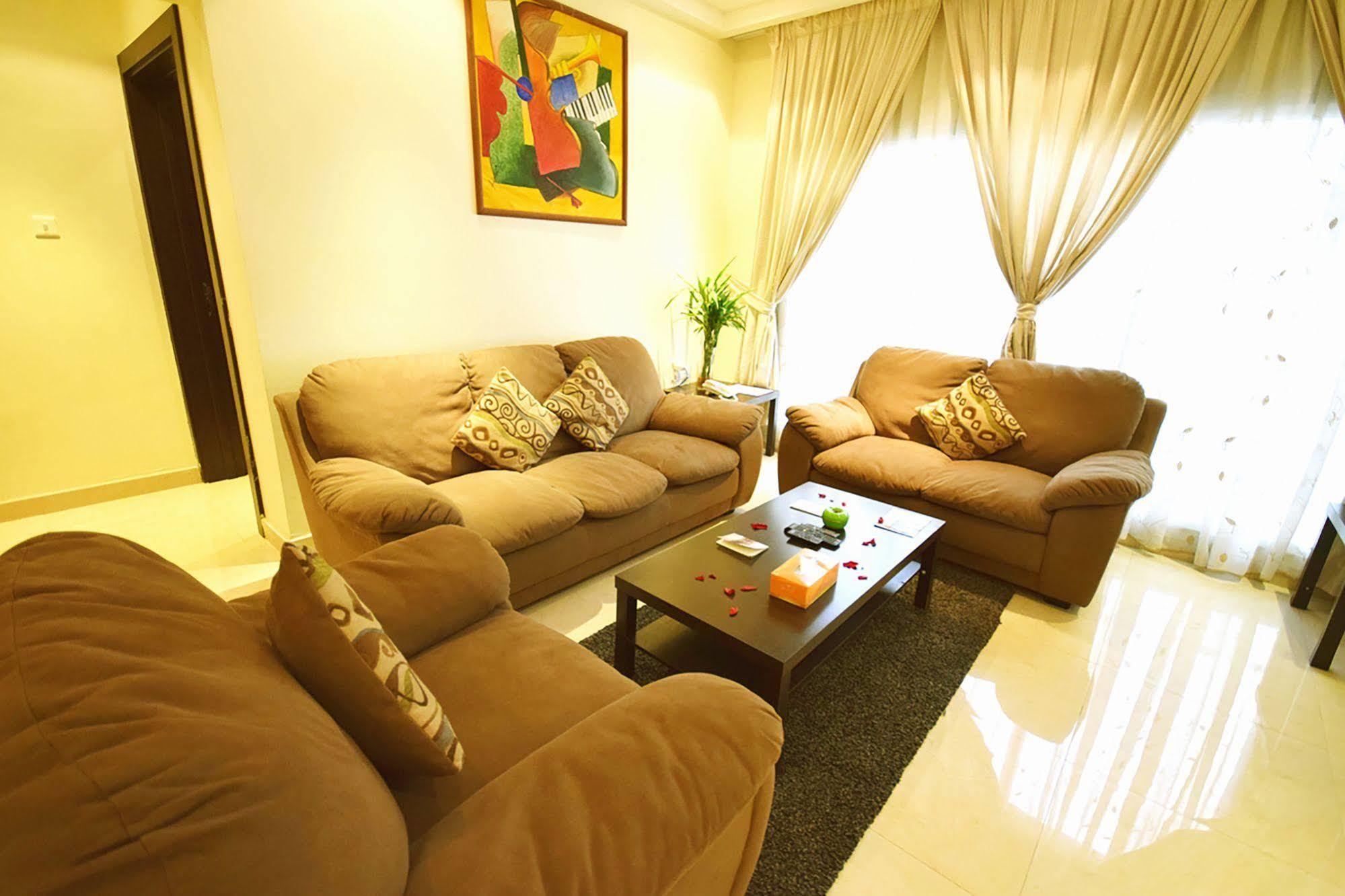 Leaders Plaza Apartments Koweït Extérieur photo